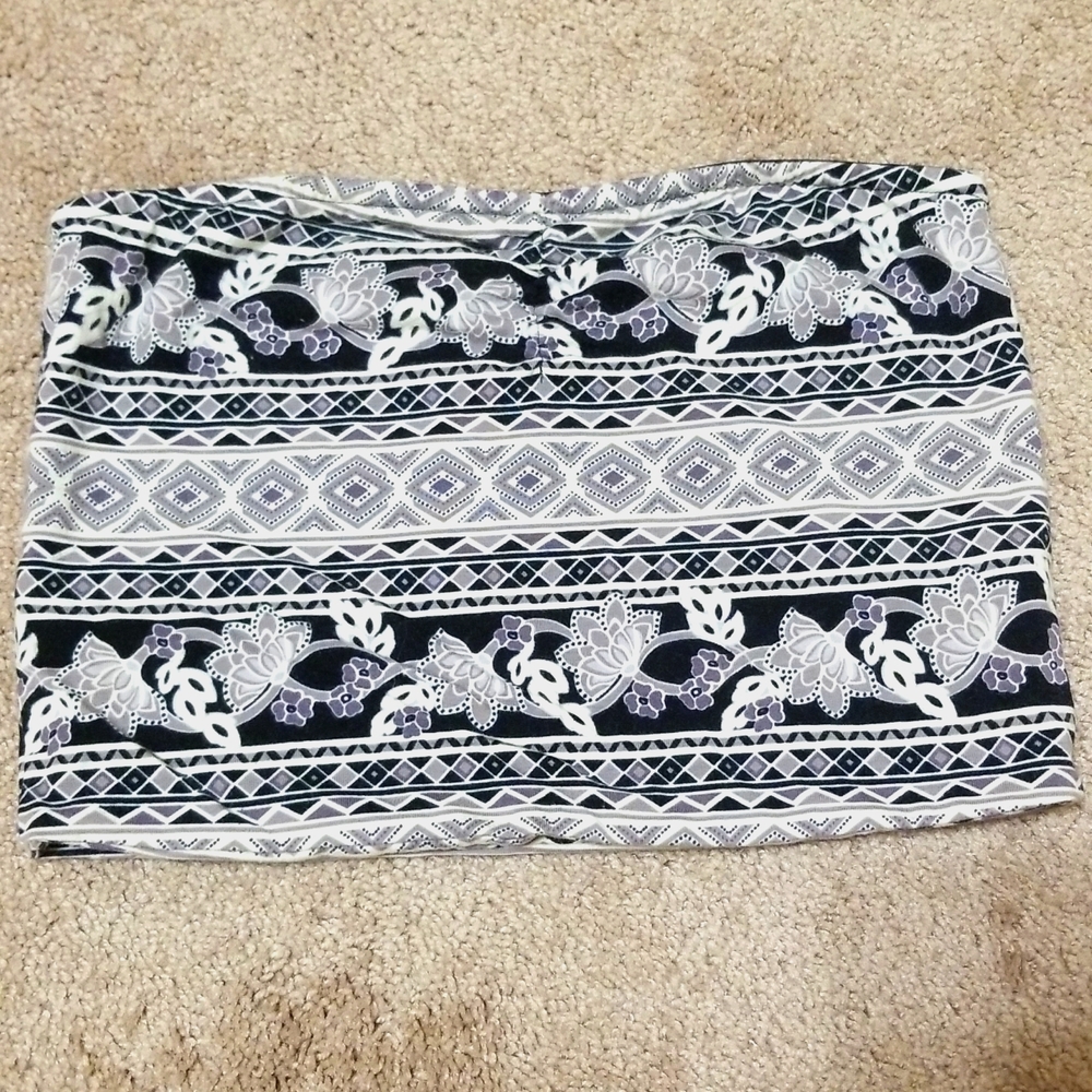 Assorted Patterned Tube Tops - Picture 4 of 4